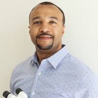 Kenneth Pierce, DVM, MS, DACVO
